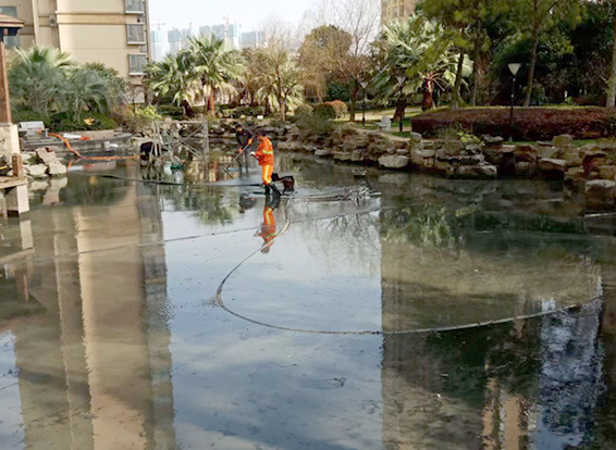 平阴景观池淤泥清理